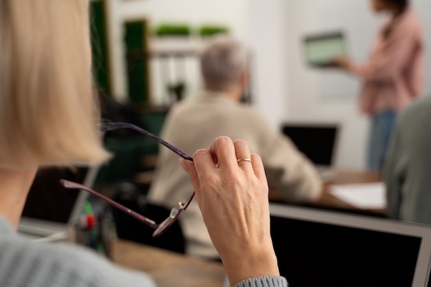 八年级下册英语短语手抄报 一年级下册手抄报